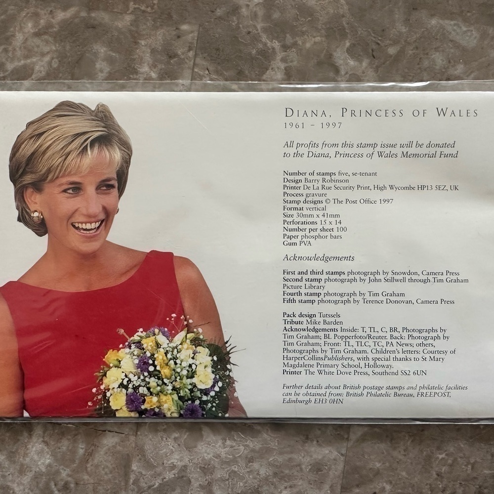 Diana Princess of Wales Royal Mail Mint Collectors Stamps - In Plastic - Picture 2 of 3
